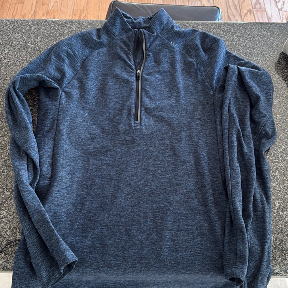 Mens like new blue metal soft lululemon quarter zip size XS